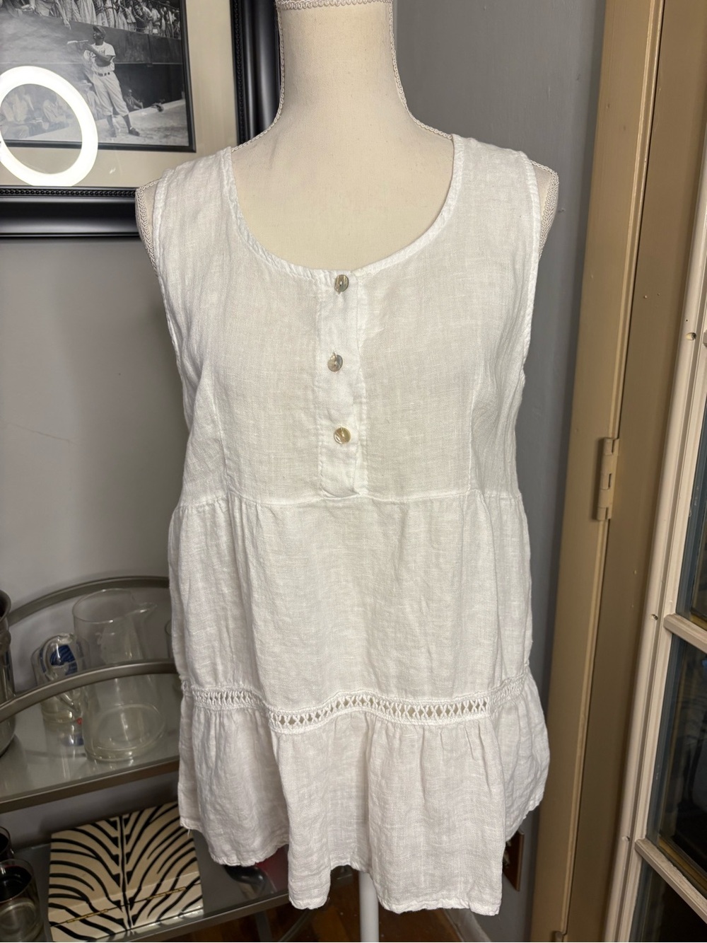 Valentina NaldiWomen’s White Sleeveless Linen Peplum Button Tank Top size large